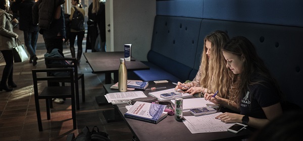 Photo of students in V-building hall